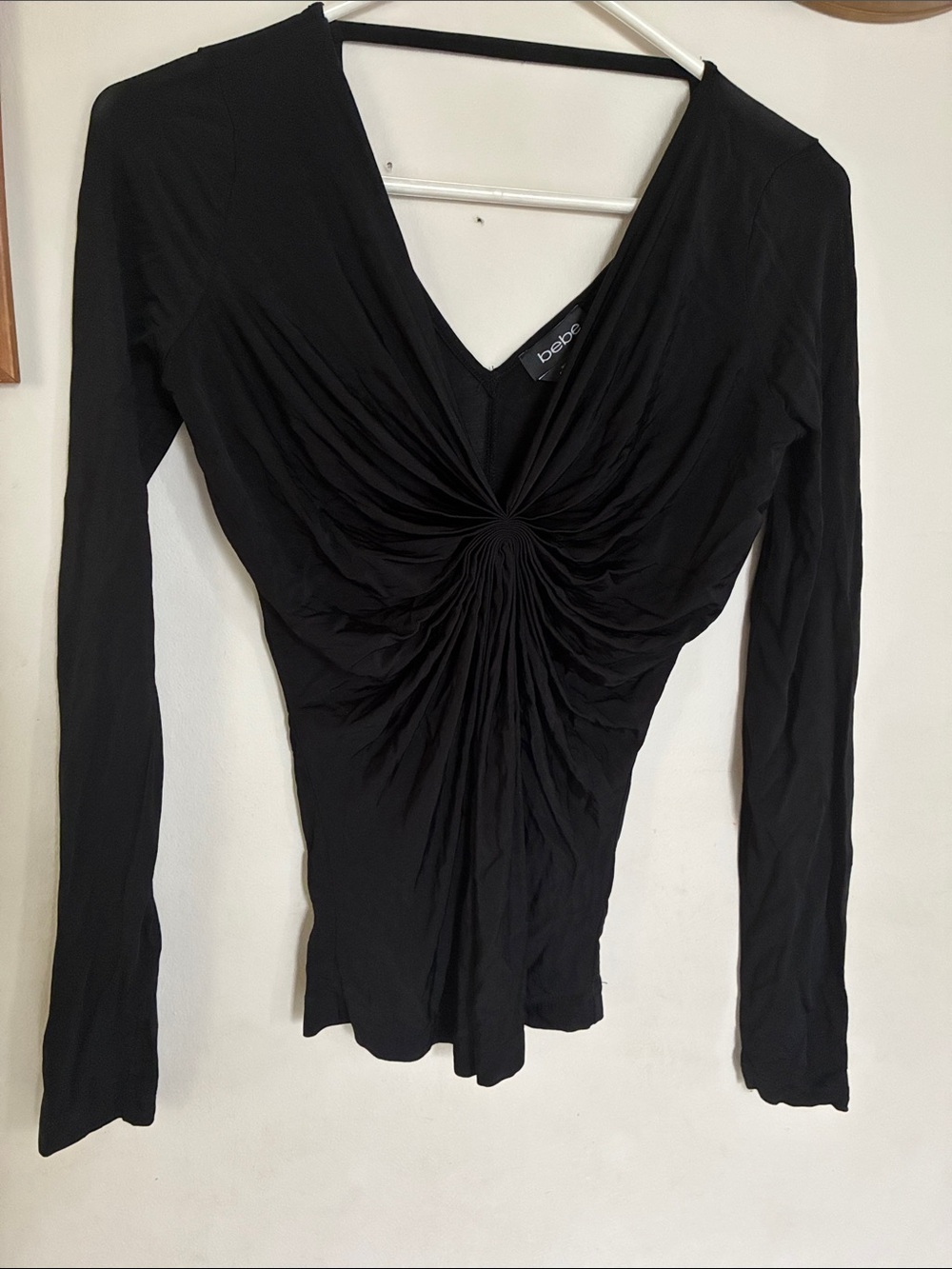bebe Black Long-Sleeve V-Neck Ruched Twist Front Top